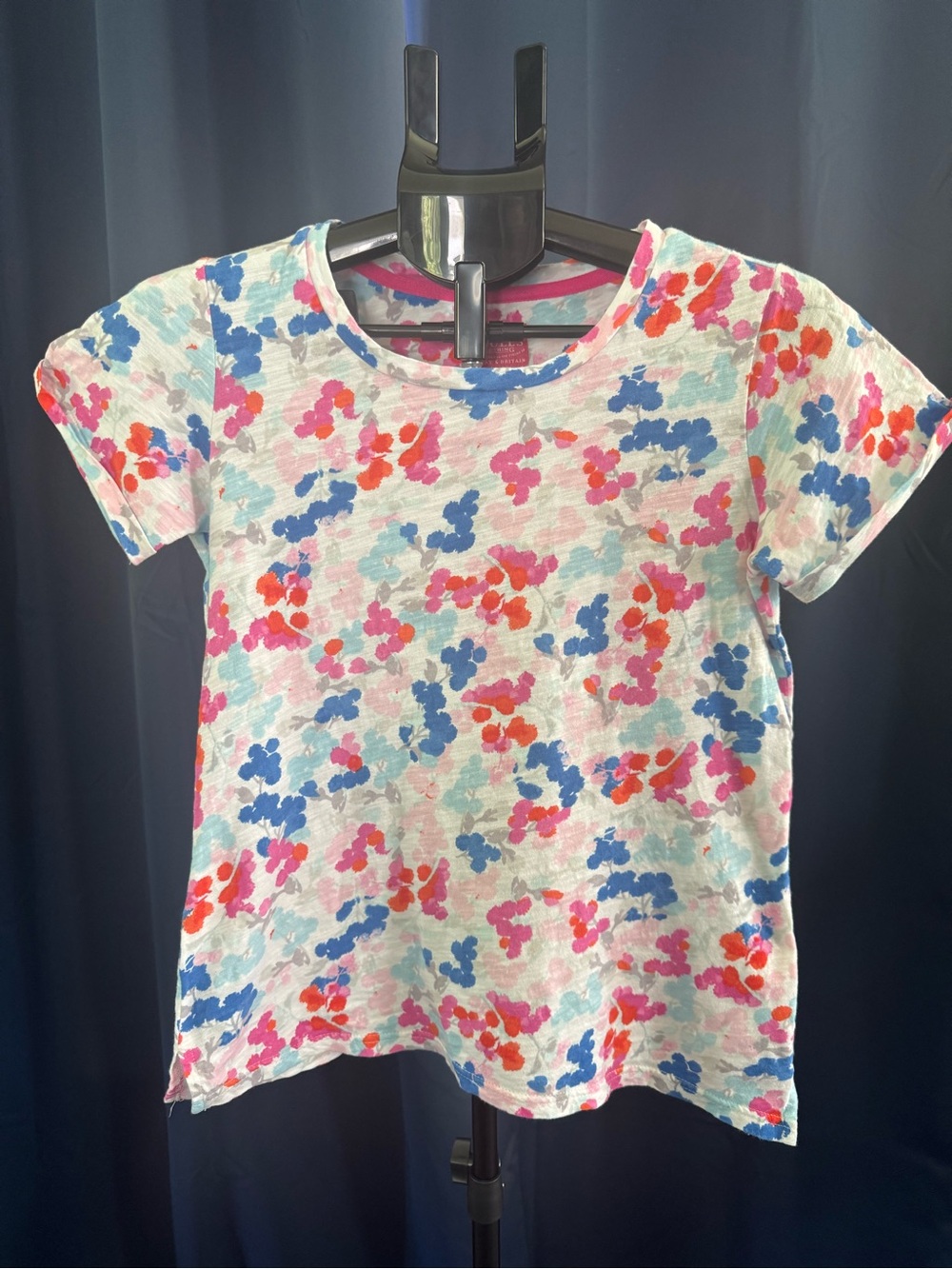 Joules Size 4 Colorful Abstract Print Short Sleeve Tee White Blue, Pink & Coral